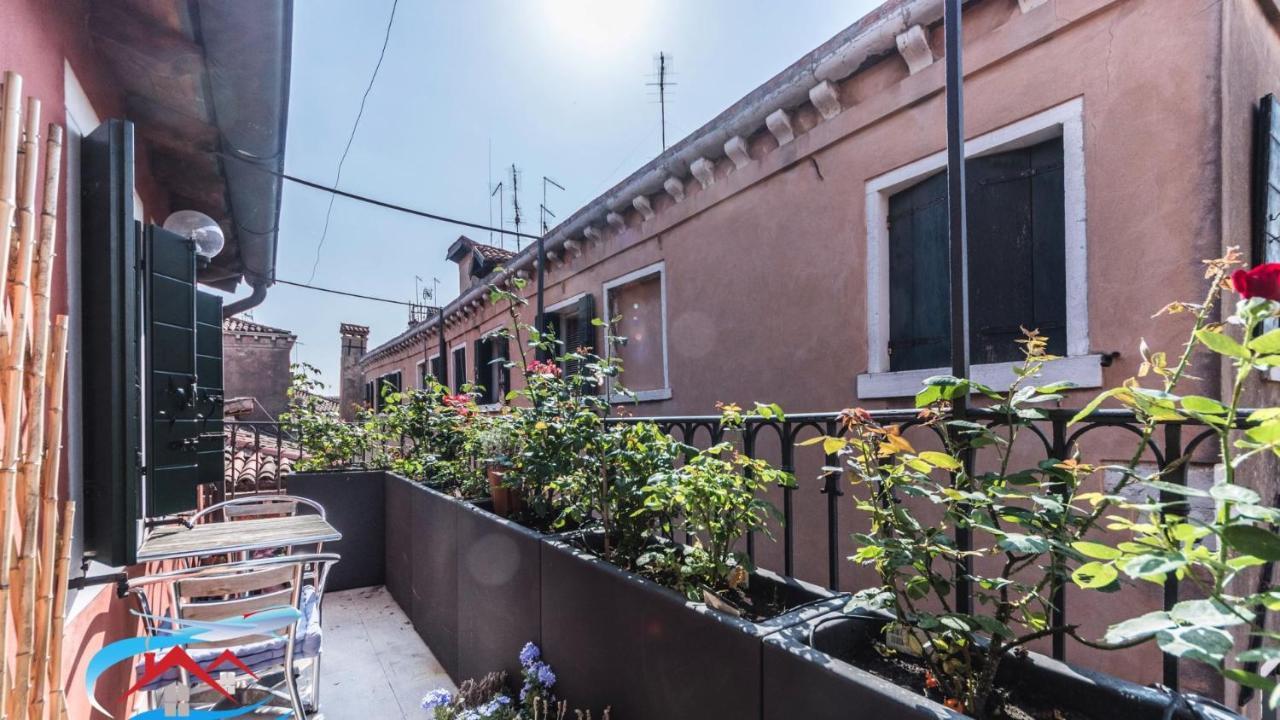 Au Nom De La Rose Apartamento Venecia